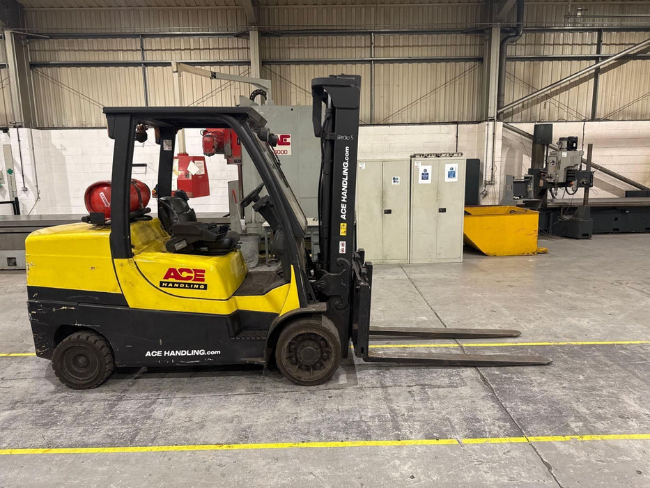 5.5 TONNES GAS FORKLIFT