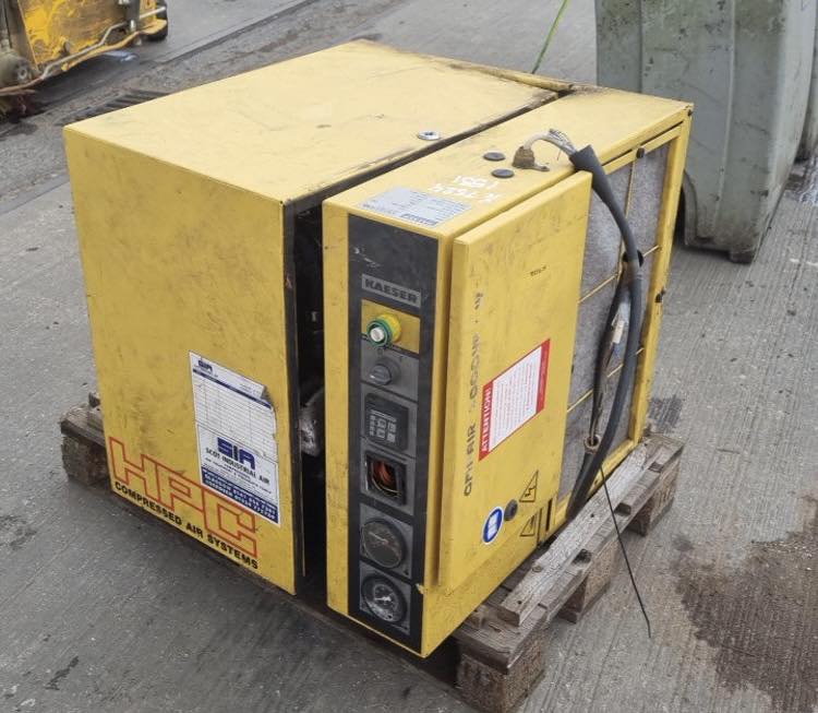 AIR COKPRESSOR