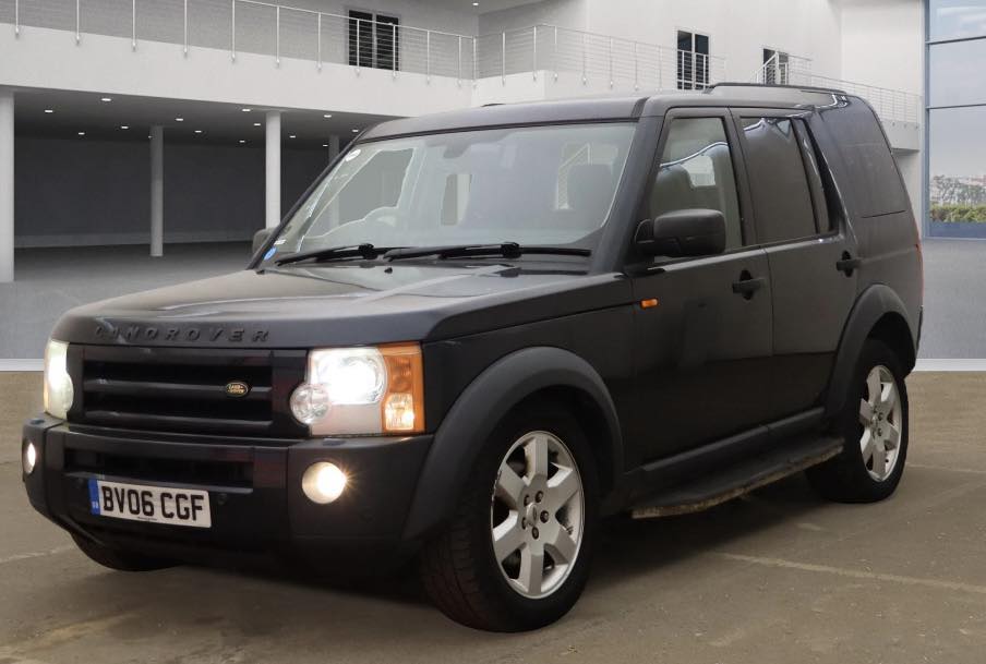 LAND ROVER DISCOVERY 3. REG: BV06 CGF