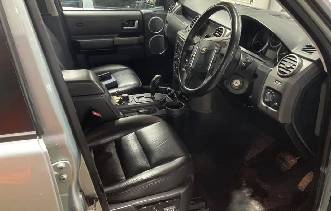 LAND ROVER DISCOVERY 3 : REG DG56 UHT