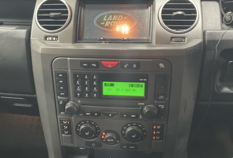 LAND ROVER DISCOVERY 3 : REG DG56 UHT