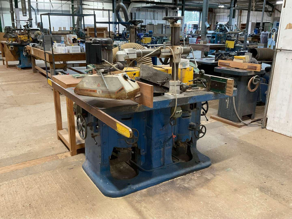 DOUBLE SPINDLE MOULDER