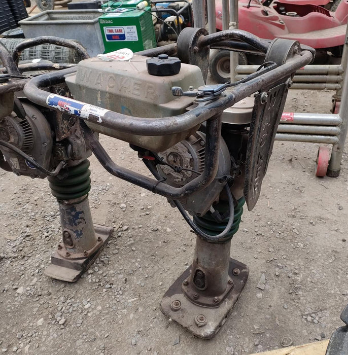 TAMPING RAMMER / MGUU WA JINI