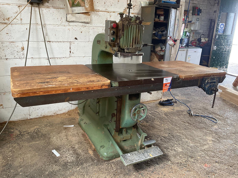 OVERHEAD ROUTER