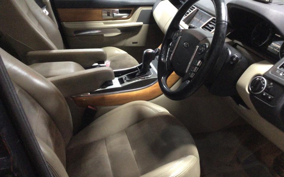 RANGE ROVER SPORTS. REG: AK59 HZA