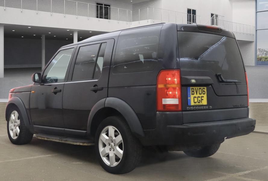 LAND ROVER DISCOVERY 3. REG: BV06 CGF