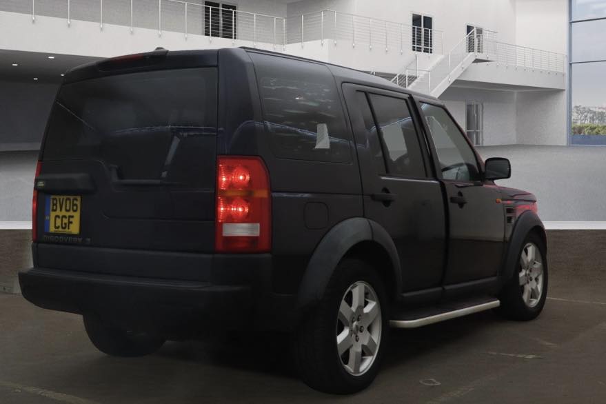 LAND ROVER DISCOVERY 3. REG: BV06 CGF