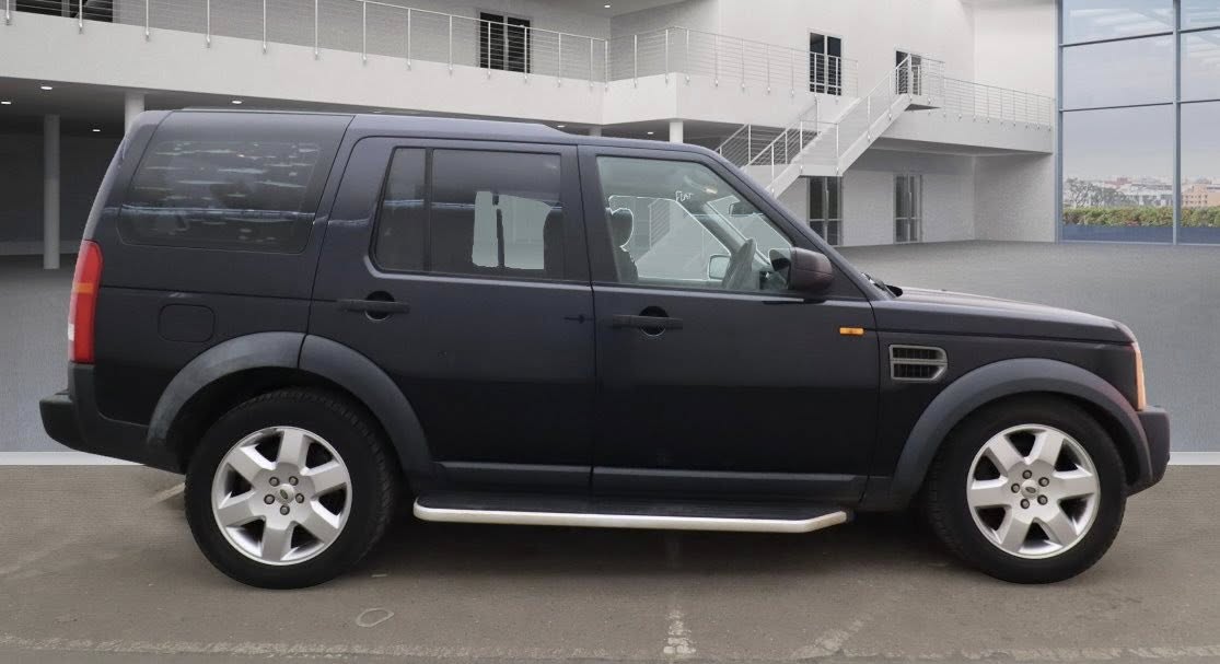 LAND ROVER DISCOVERY 3. REG: BV06 CGF
