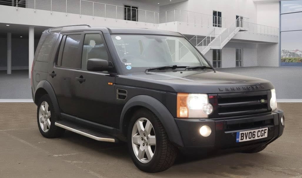 LAND ROVER DISCOVERY 3. REG: BV06 CGF