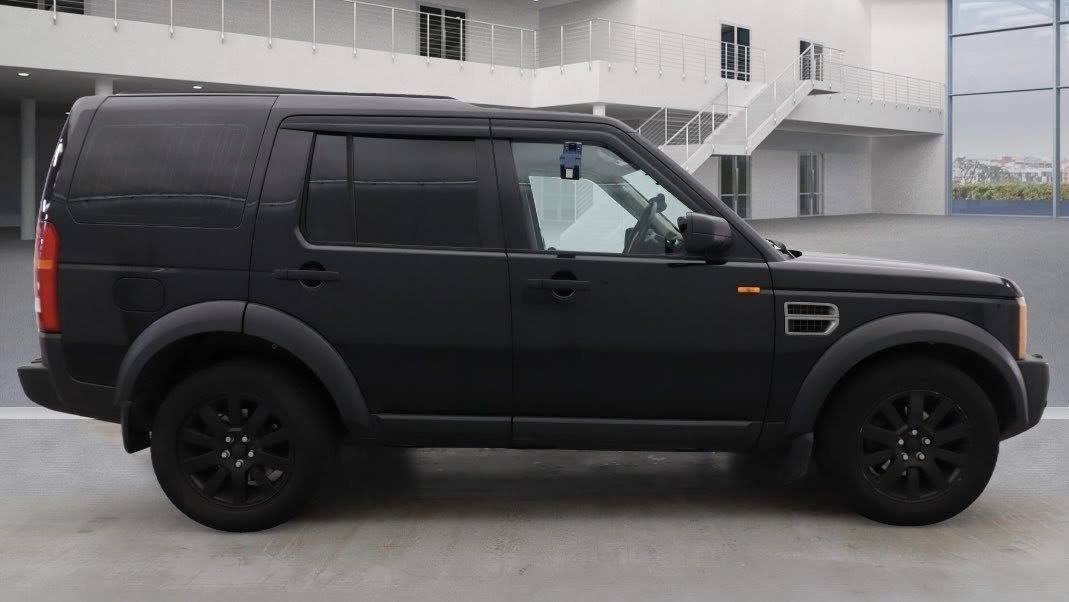 LAND ROVER DISCOVERY 3 , REG: CE56 KHM