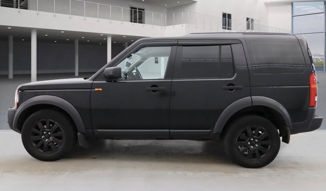 LAND ROVER DISCOVERY 3 , REG: CE56 KHM