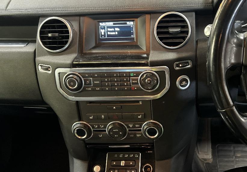 LAND ROVER DISCOVERY 4. REG: EK12 LJV