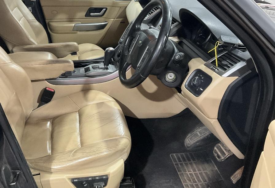 RANGE ROVER SPORTS. REG: KF06 LVO