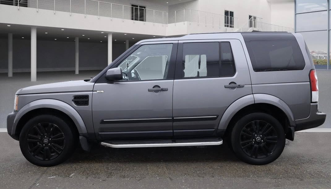 LAND ROVER DISCOVERY 4 . REG : MF10 YAE