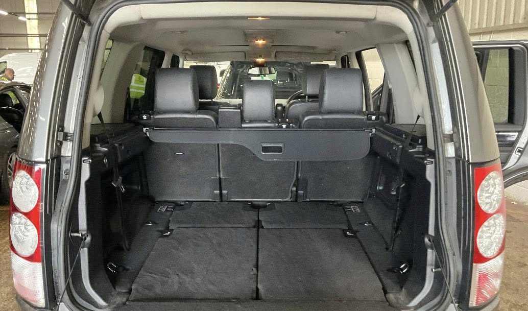 LAND ROVER DISCOVERY 4 . REG : MF10 YAE