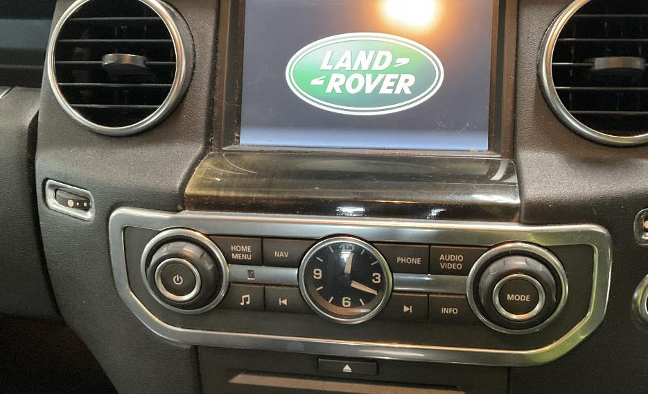 LAND ROVER DISCOVERY 4 . REG : MF10 YAE