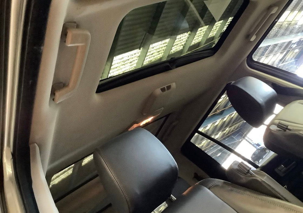 LAND ROVER DISCOVERY 4 . REG : MF10 YAE