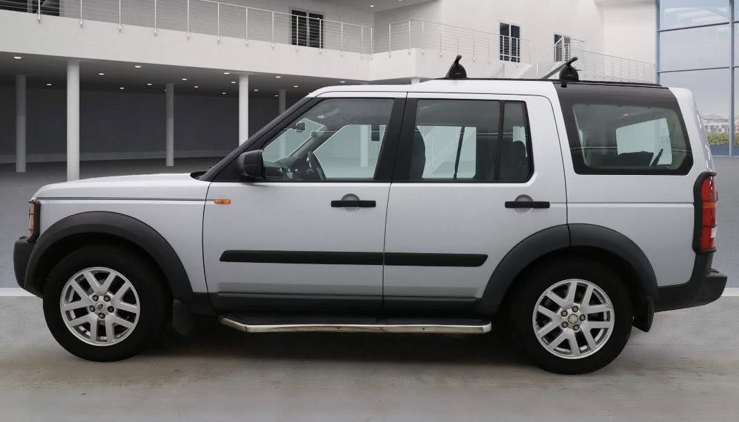 LAND ROVER DISCOVERY 3. REG PL07 LBF