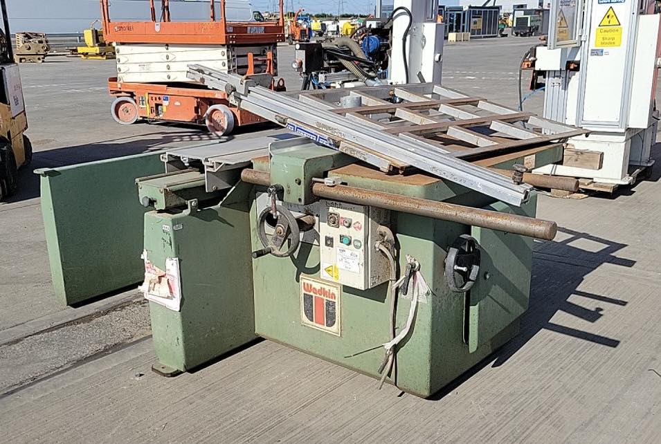 SLIDING PANEL SAW