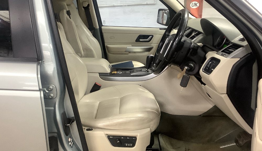RANGE ROVER SPORTS. REG : W121 DJR